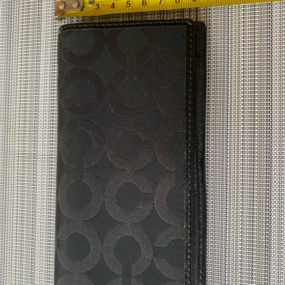 Coach slim cheque book holder in signature black canvas - Picture 2 of 4
